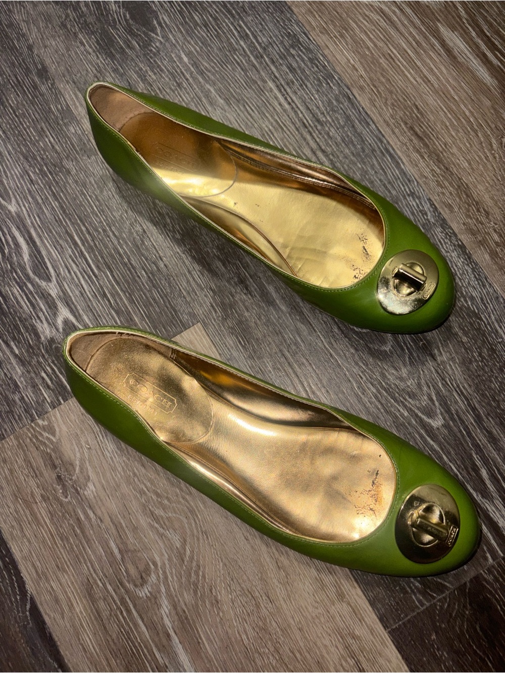 Coach Patent Leather Turnlock Logo Ballet Flats Kiwi Green Size 8.5